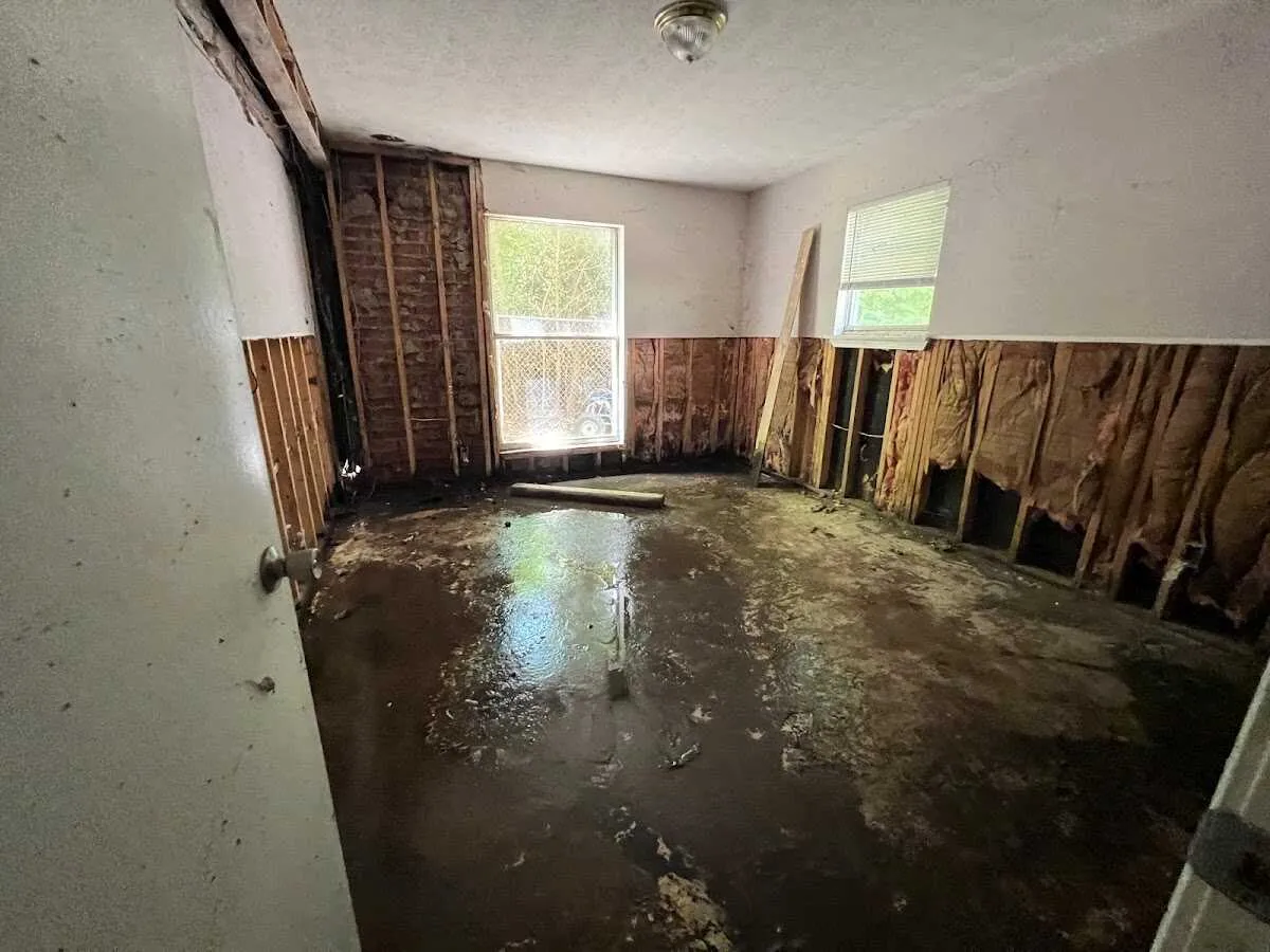 Water Damage Restoration services in London, OH